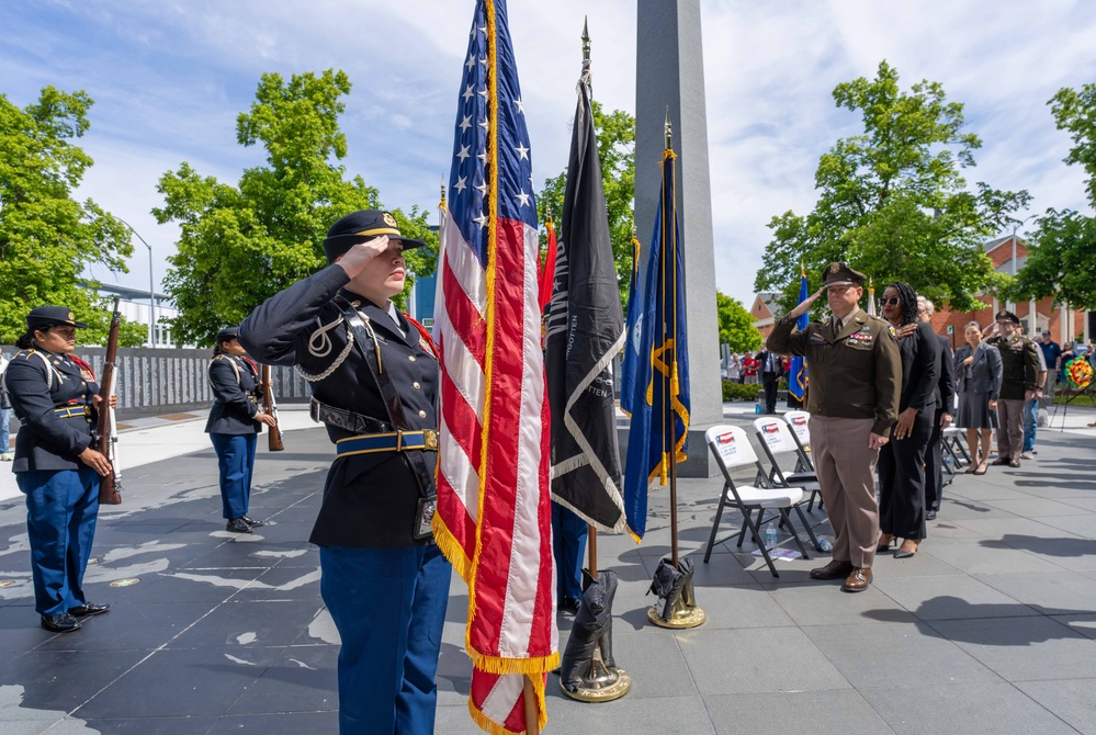 Oregon Citizen-Soldiers and Airmen take part in Memorial Day ceremonies around the state