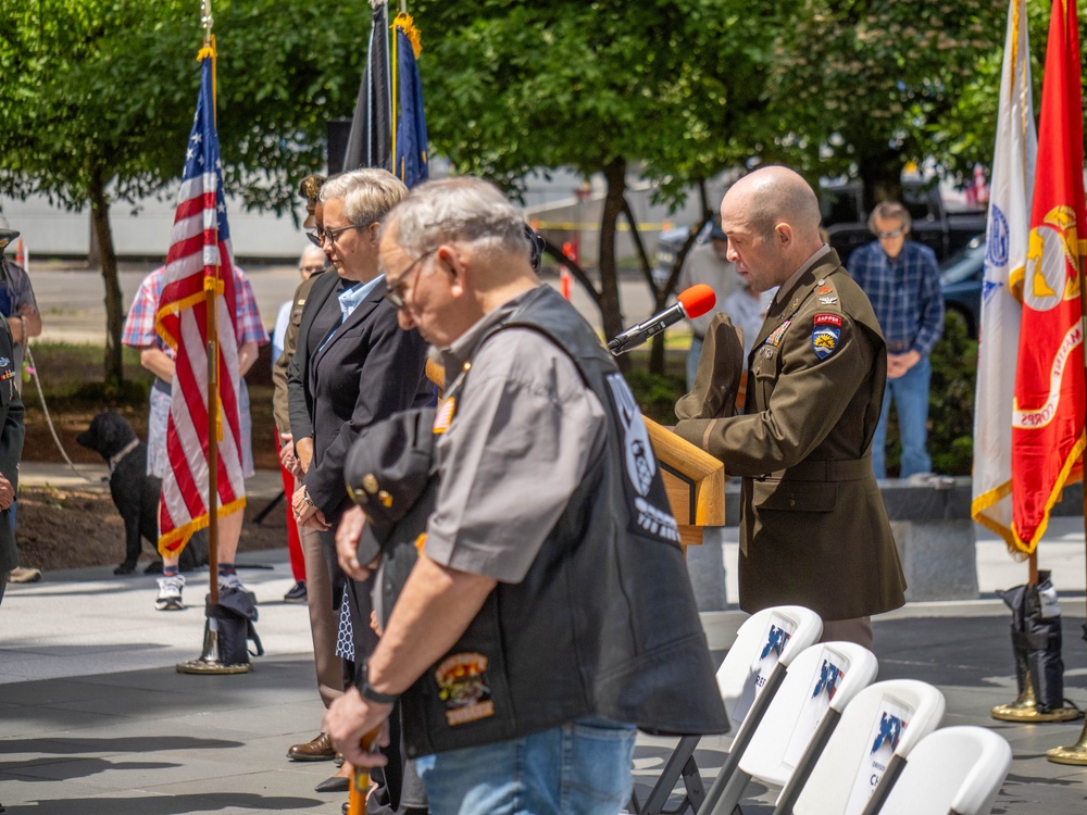 Oregon Citizen-Soldiers and Airmen take part in Memorial Day ceremonies around the state