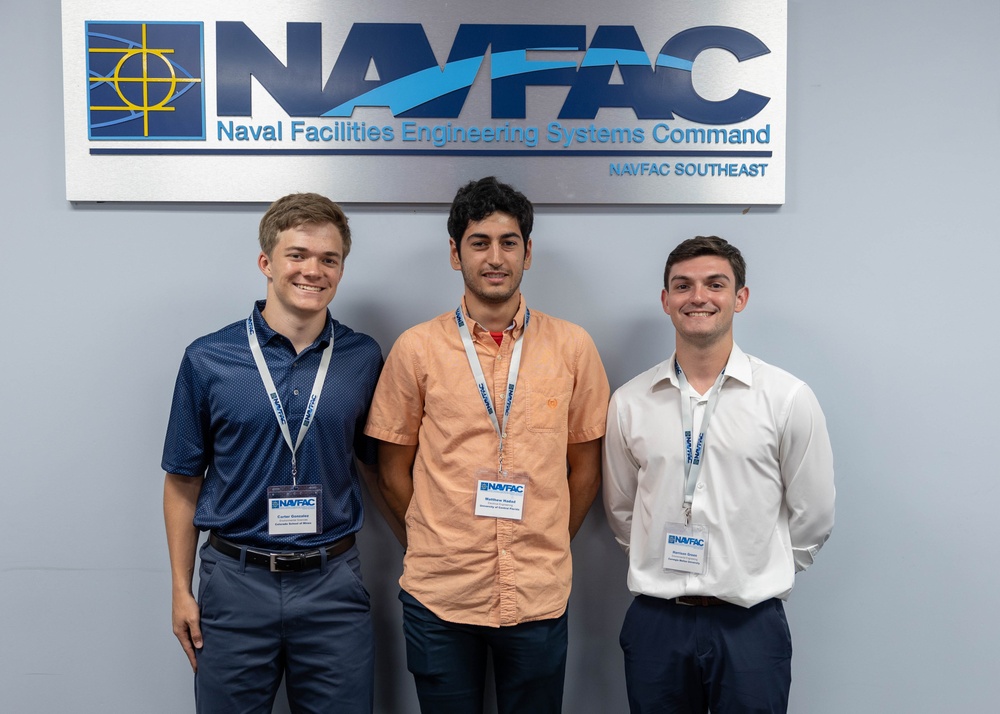 SMART Scholarship Students Visit NAVFAC Southeast