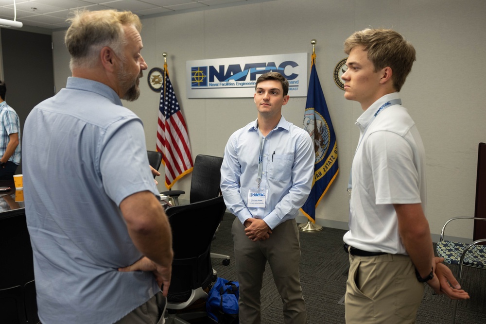 SMART Scholarship Students Visit NAVFAC Southeast