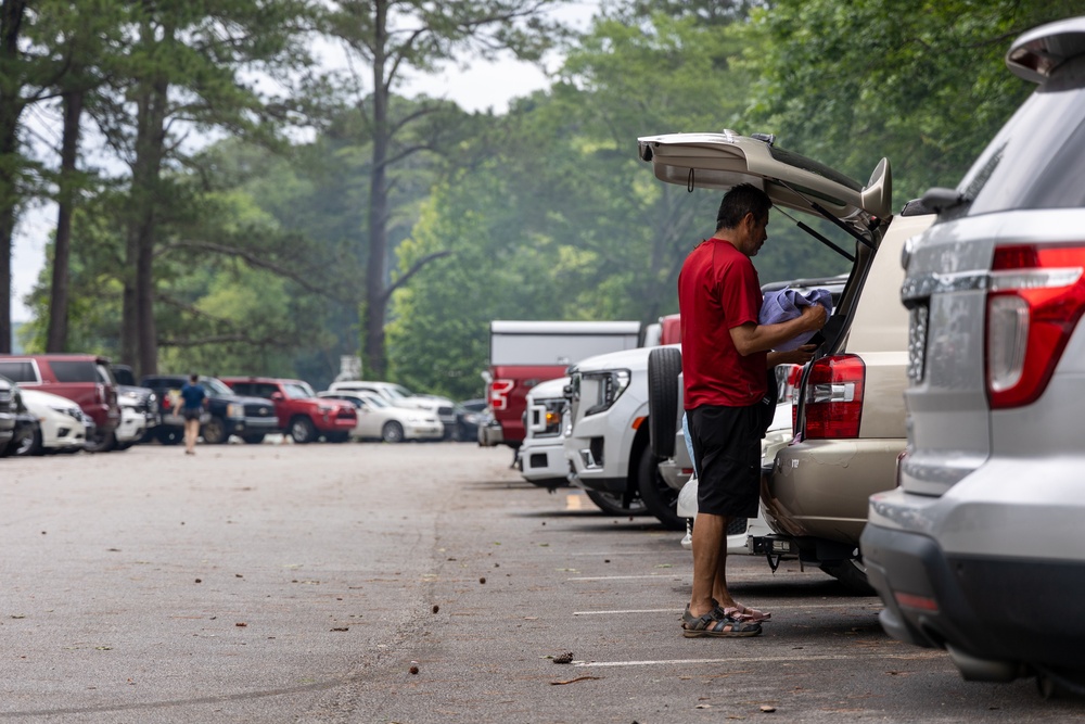 Visitors Prepare for Memorial Day Activities at Galt's Ferry Day Use Area