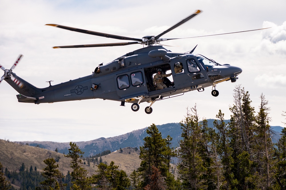 550th Helicopter Squadron undergoes MH-139 conversion training