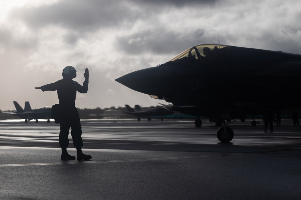 Green Knights and the Fighting Bengals conduct aerial training at Andersen Air Force Base