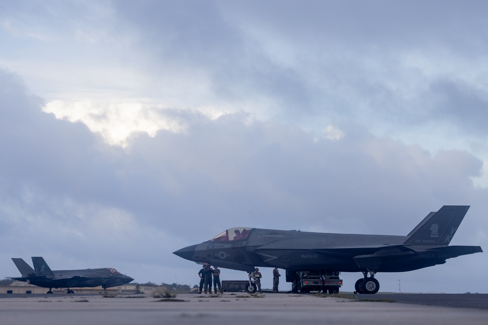 Green Knights and the Fighting Bengals conduct aerial training at Andersen Air Force Base