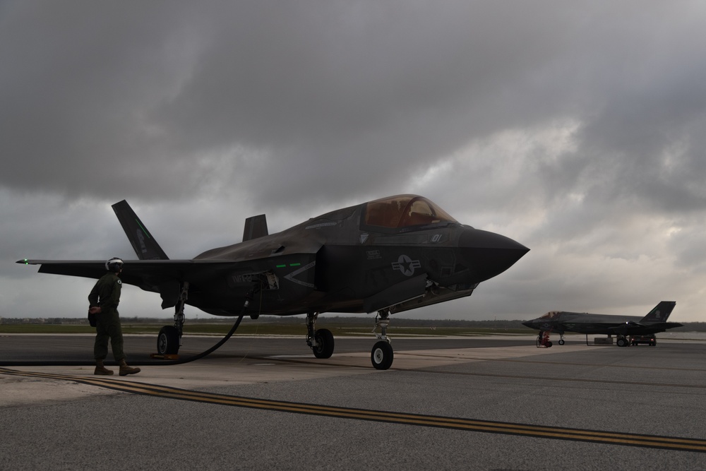 Green Knights and the Fighting Bengals conduct aerial training at Andersen Air Force Base