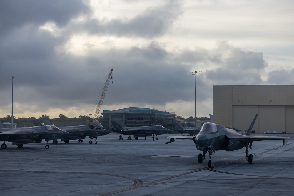 Green Knights and the Fighting Bengals conduct aerial training on Andersen Air Force Base
