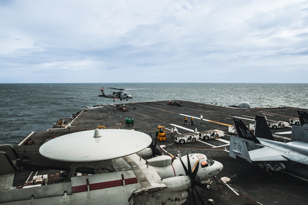 DVIDS - Images - George Washington Conducts a Vertical Replenishment ...