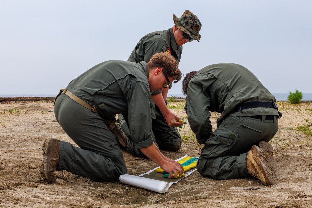 Tick Tick: Explosive Ordnance Disposal Conducts Training