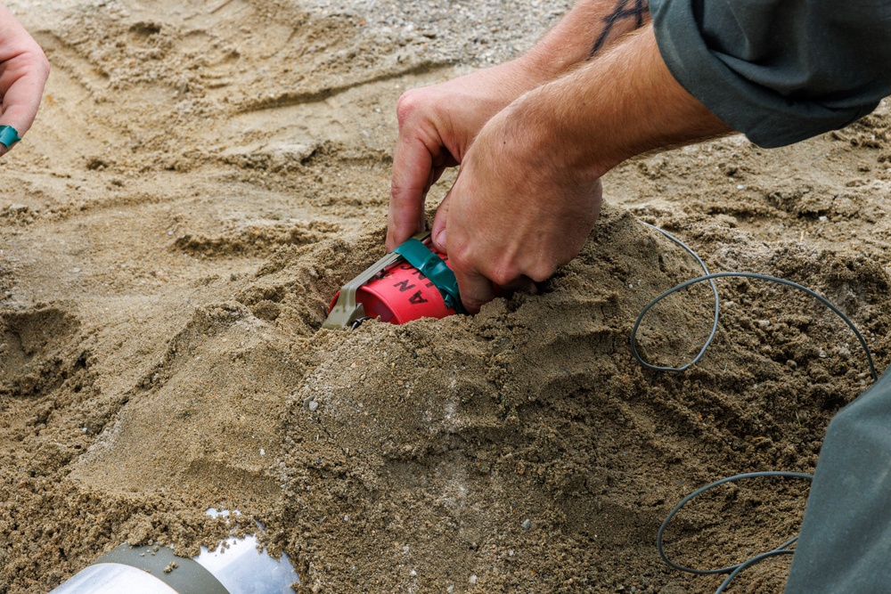 Tick Tick: Explosive Ordnance Disposal Conducts Training