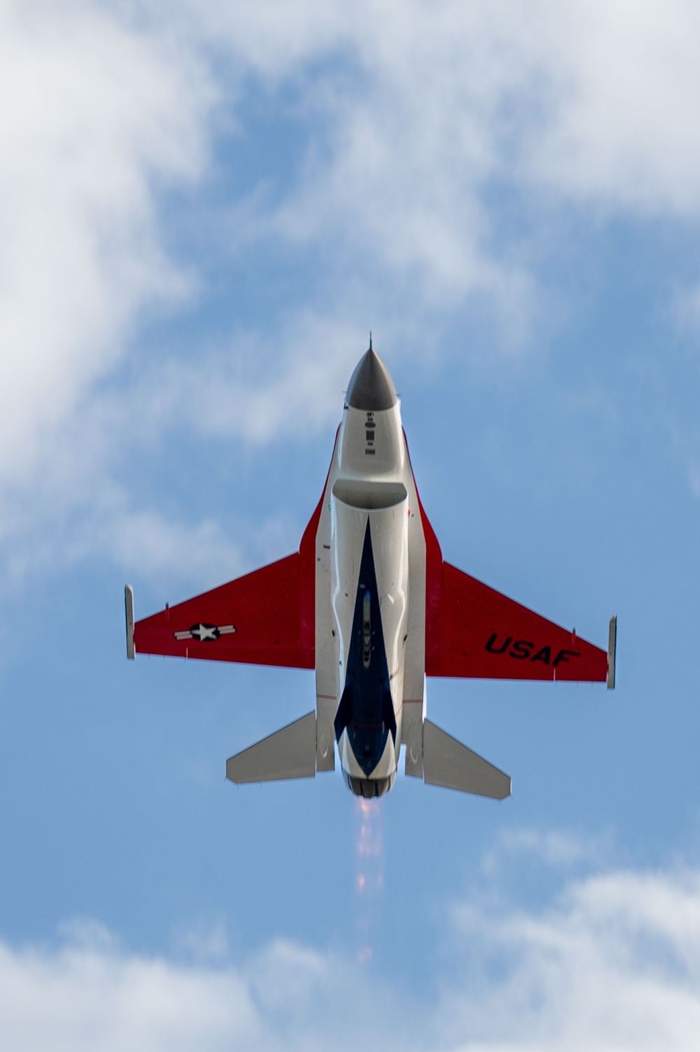 The F-16 Viper Demonstration Team perform at the Oregon International Air Show