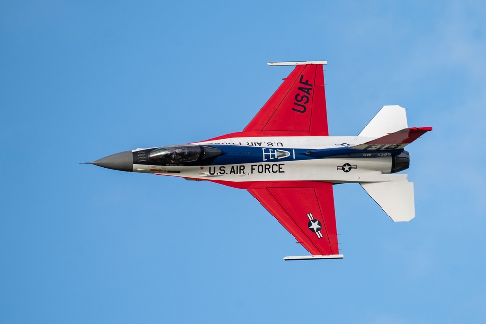 The F-16 Viper Demonstration Team perform at the Oregon International Air Show