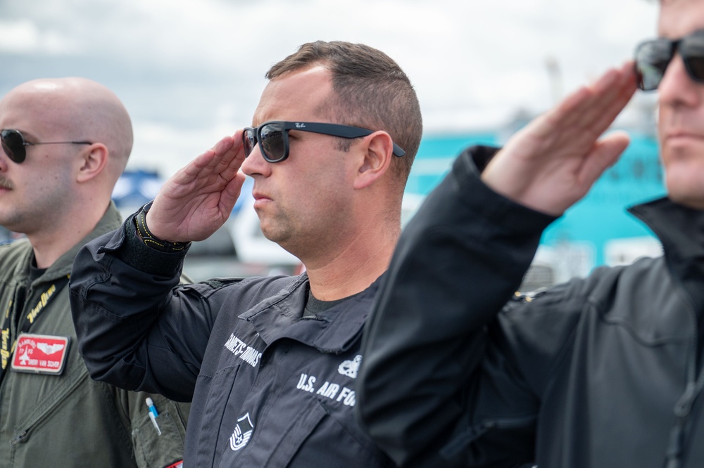 The F-16 Viper Demonstration Team perform at the Oregon International Air Show