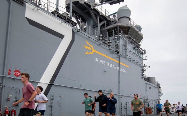 USS Tripoli Hosts Memorial Day 5k