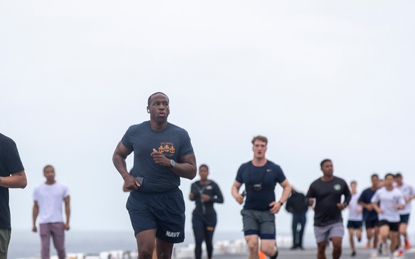 USS Tripoli Hosts Memorial Day 5k