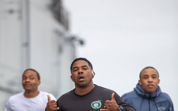 USS Tripoli Hosts Memorial Day 5k