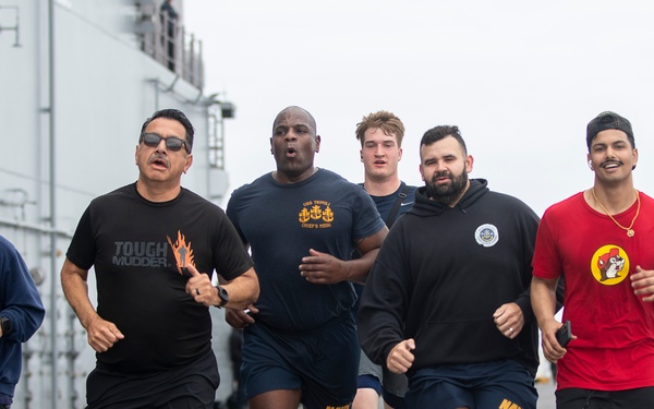 USS Tripoli Hosts Memorial Day 5k