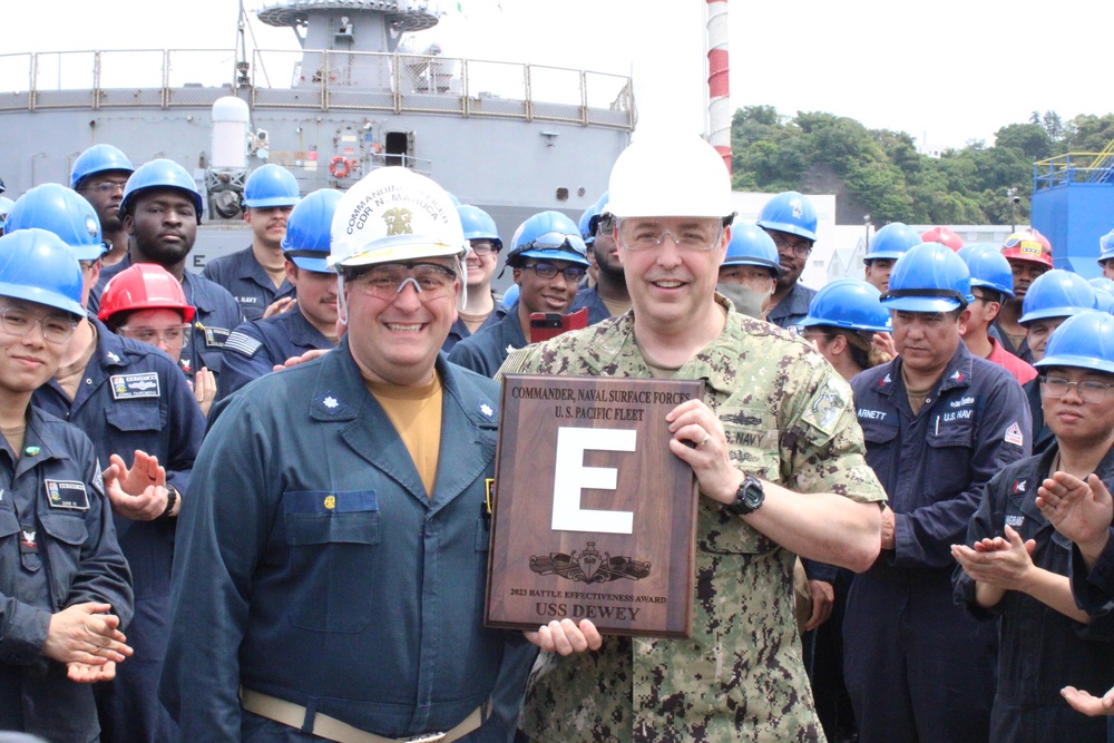 USS Dewey Receives Battle Effectiveness Award