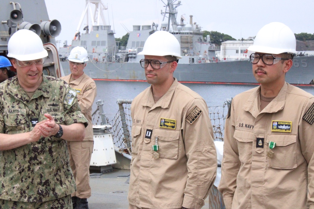 DESRON 15 Awards Navy and Marine Corps Commendation Award to USS Dewey (DDG 105) Sailors