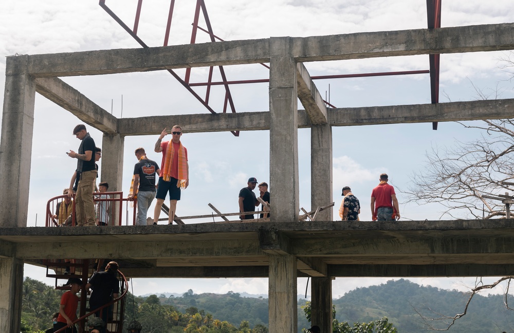ACDC: Marines with 1/7 visit Philippine cultural landmarks