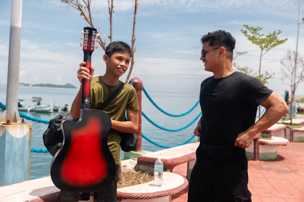 ACDC: Marines with 1/7 visit Philippine cultural landmarks