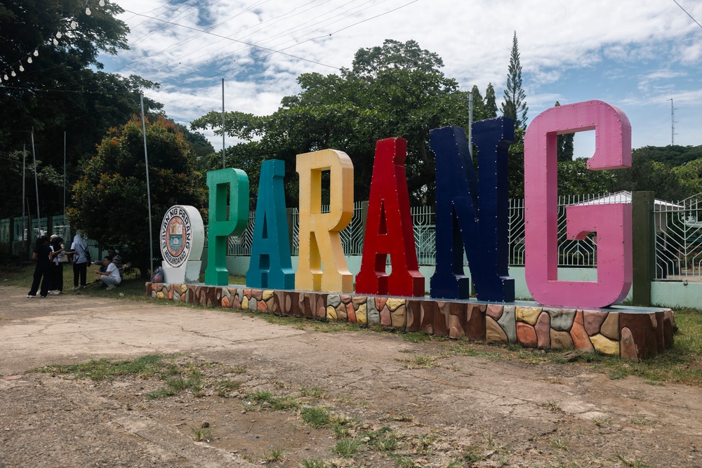 ACDC: Marines with 1/7 visit Philippine cultural landmarks