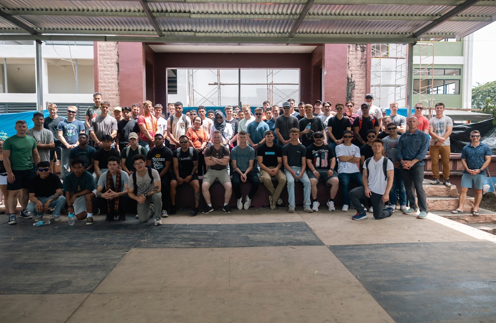 ACDC: Marines with 1/7 visit Philippine cultural landmarks