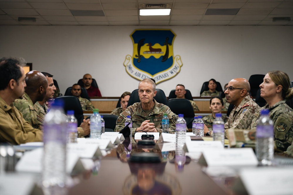 AFCENT Commander Visits 386th AEW