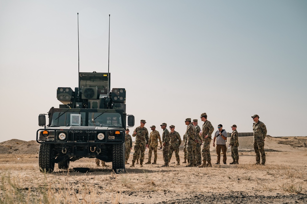AFCENT Commander Visits 386th AEW