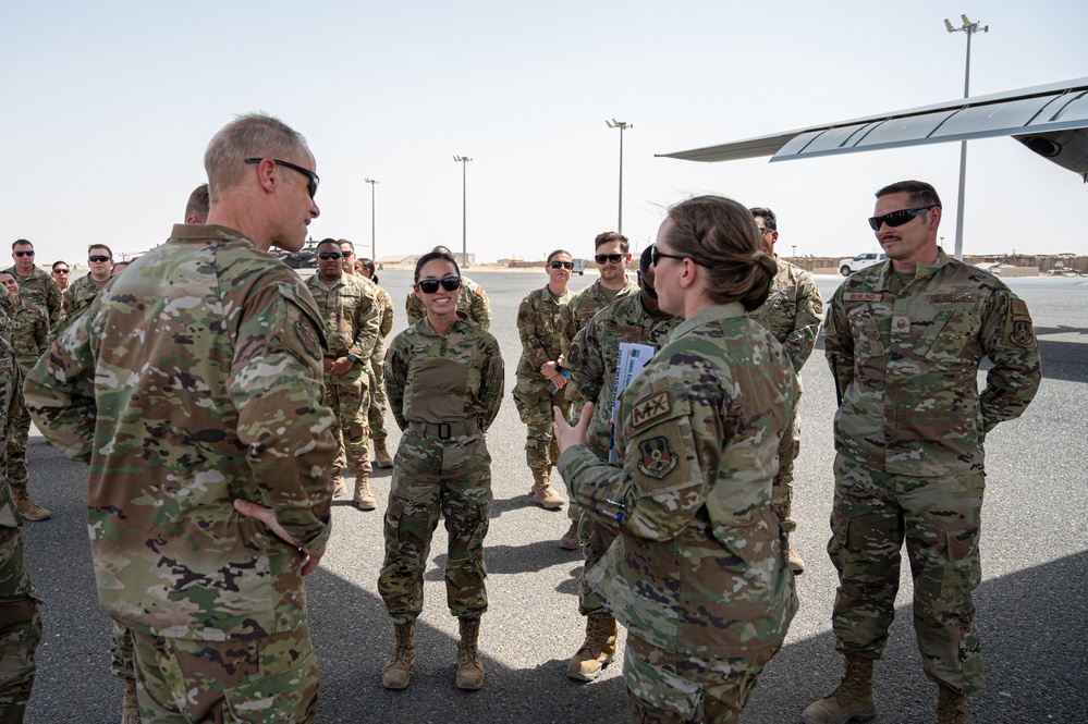 AFCENT Commander Visits 386th AEW