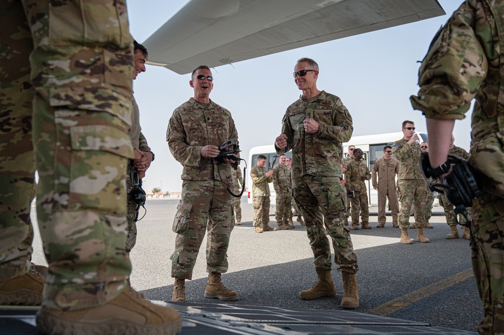 AFCENT Commander Visits 386th AEW