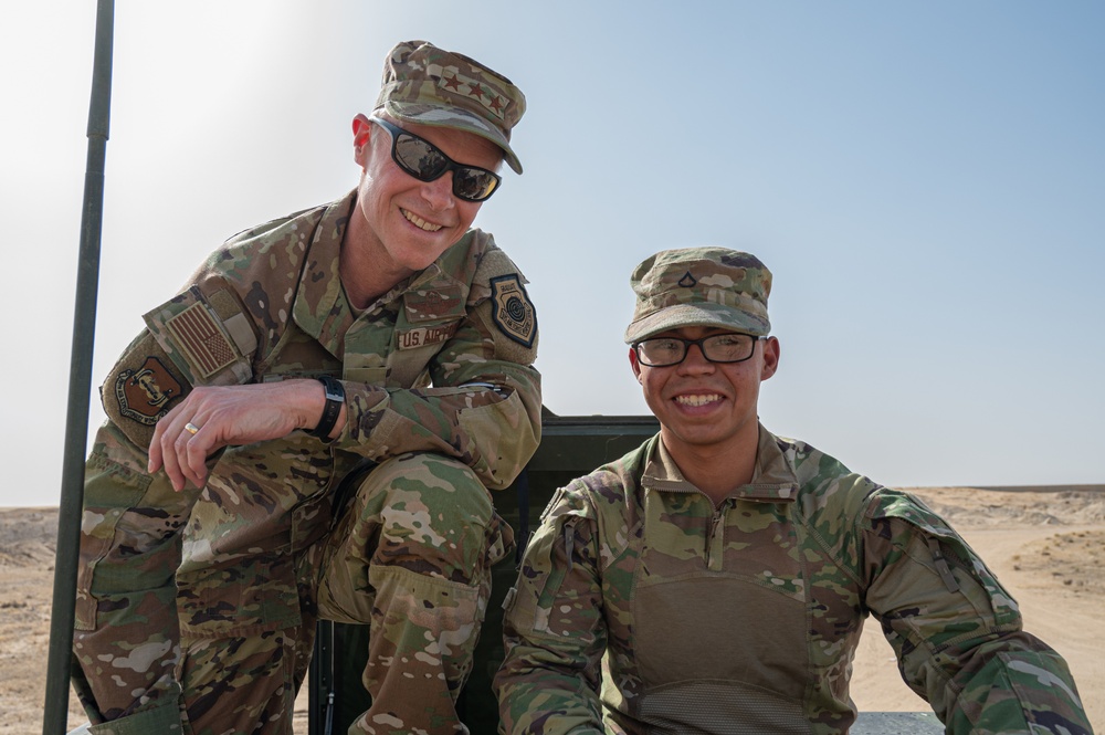 AFCENT Commander Visits 386th AEW