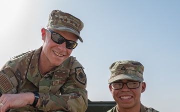 AFCENT Commander Visits 386th AEW
