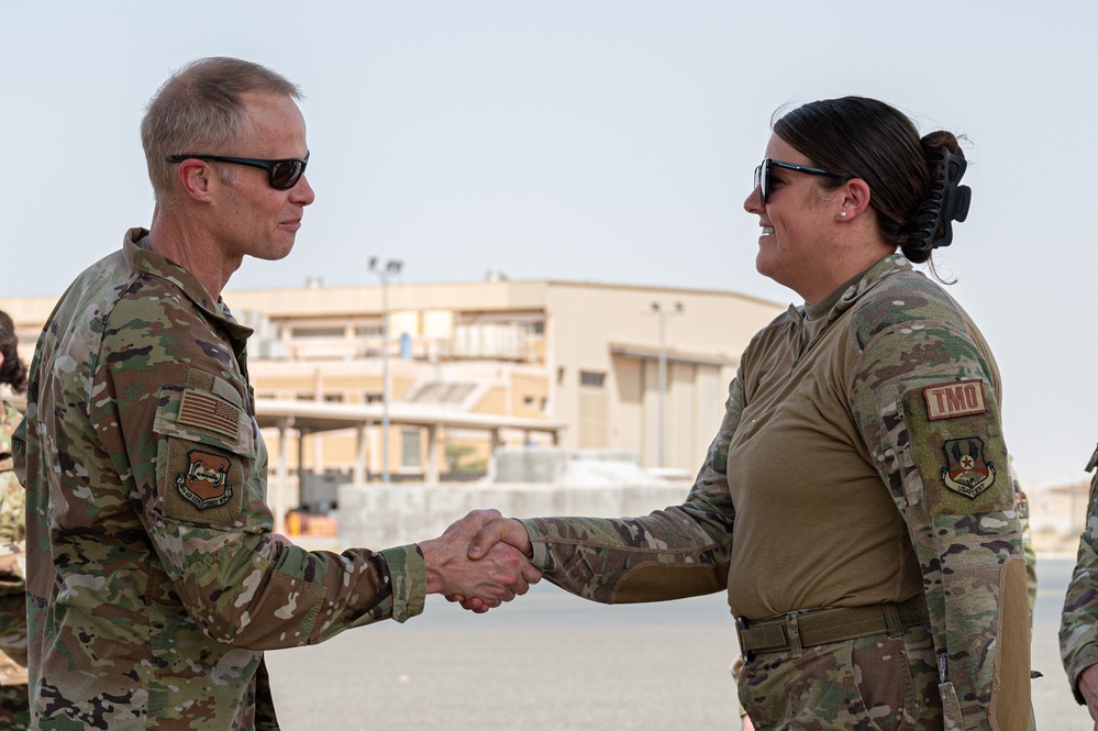 AFCENT Commander Visits 386th AEW