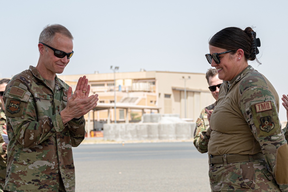 AFCENT Commander Visits 386th AEW