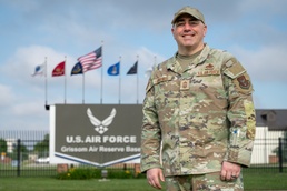 Grissom bids farewell to its command chief