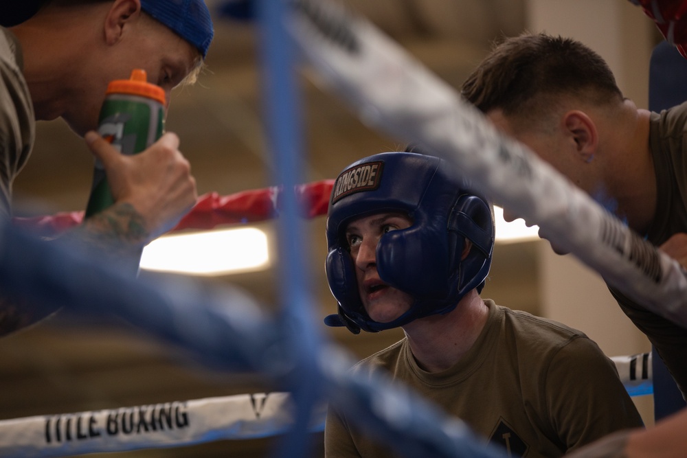 Paratroopers duke it out in boxing tournament during AAW 24