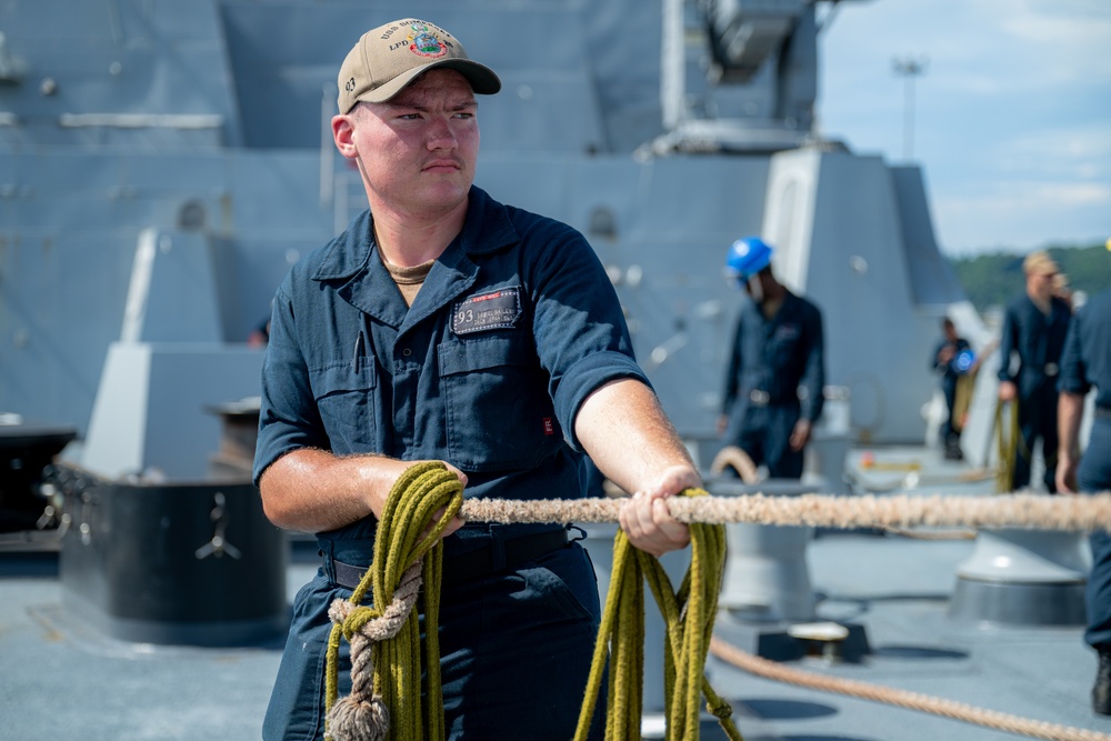 USS Somerset (LPD 25) Arrives in Malaysia