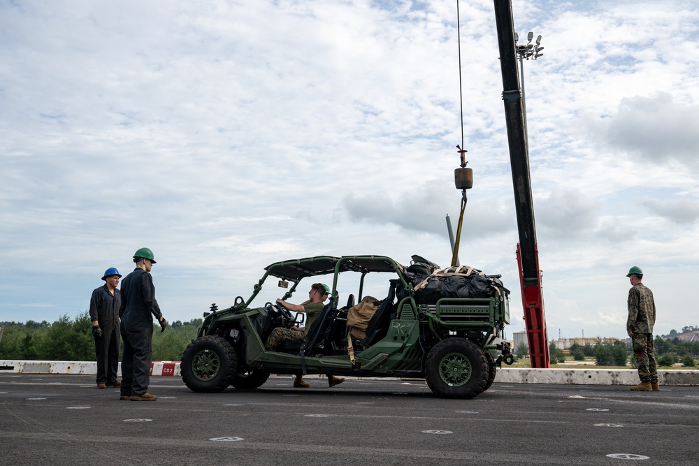 15th MEU Conducts Vehicle Offload in Malaysia