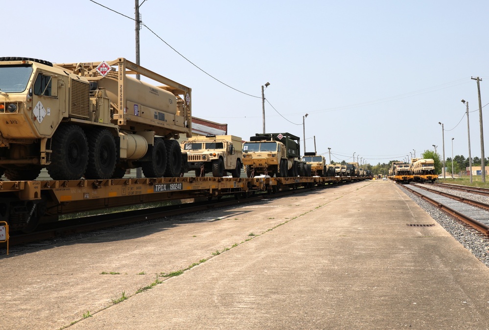 32nd Infantry Brigade Combat Team Soldiers complete ‘largest rail movement with civilian linehaul Wisconsin National Guard has ever done’