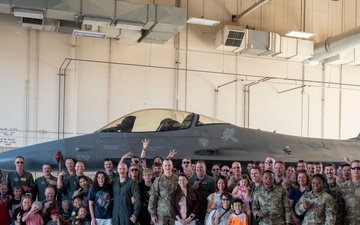 49th Wing honors Col. Spear on his final flight