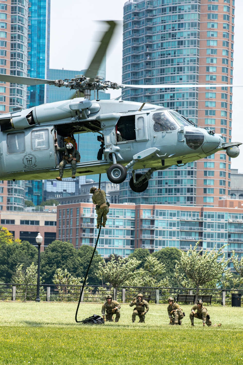 HSC-9 and EODGRU 2 perform a fast rope demo for fleet week