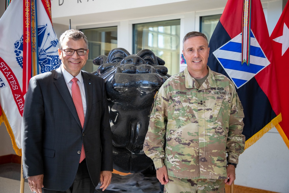 Bavarian State Minister Visits 3ID