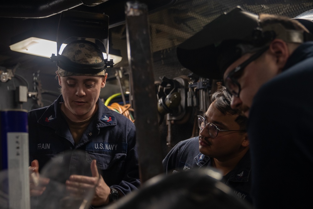 George Washington Sailors Conduct Welding Training