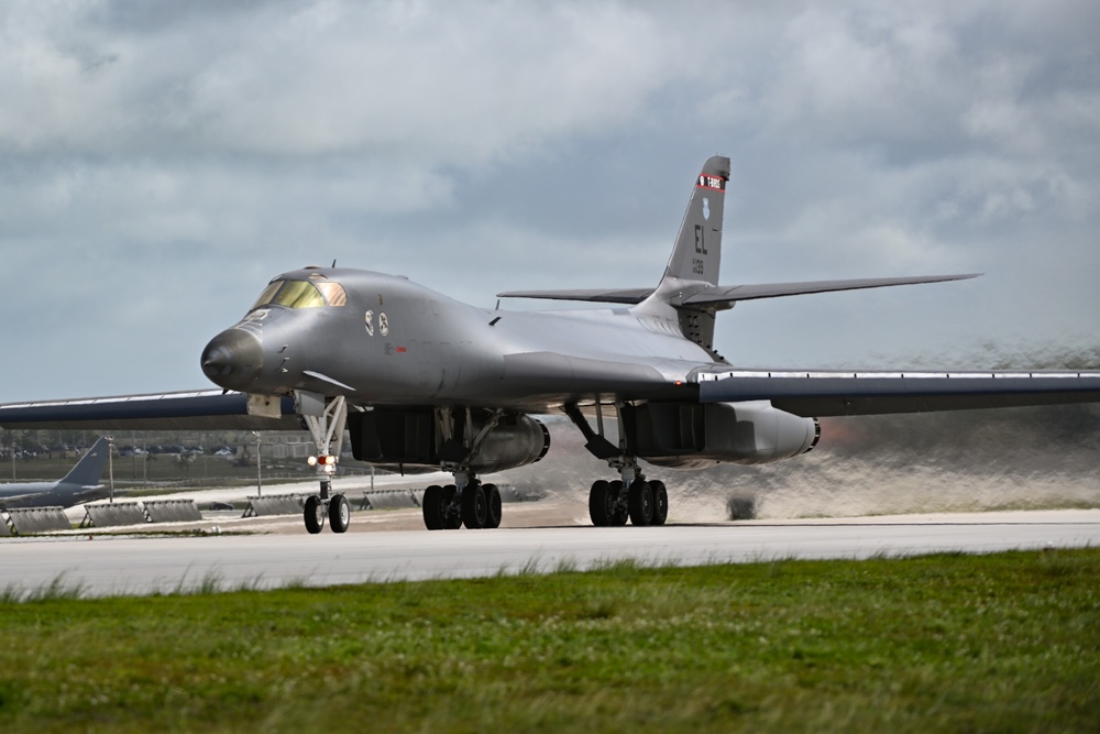 DVIDS - Images - 37th Expeditionary Bomb Squadron generates B-1s during ...