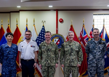 USPACFLT Visits COMLOG WESTPAC