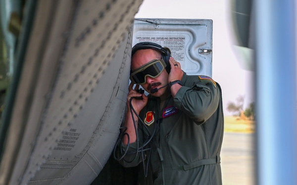 Loadmasters hot-pit refuel at African Lion 24