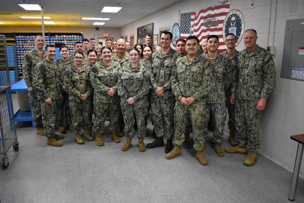 VCNO Visits Naval Ophthalmic Readiness Activity, Yorktown, VA