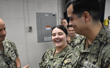 VCNO Visits Naval Ophthalmic Readiness Activity, Yorktown, VA