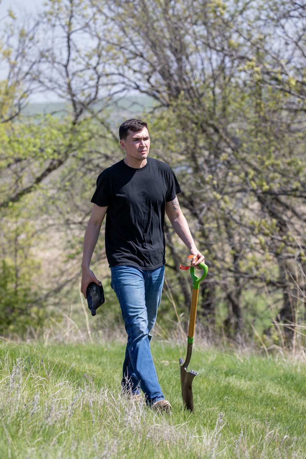 Omaha District partners with WOZU group to plant native vegetation near Standing Rock bike trails