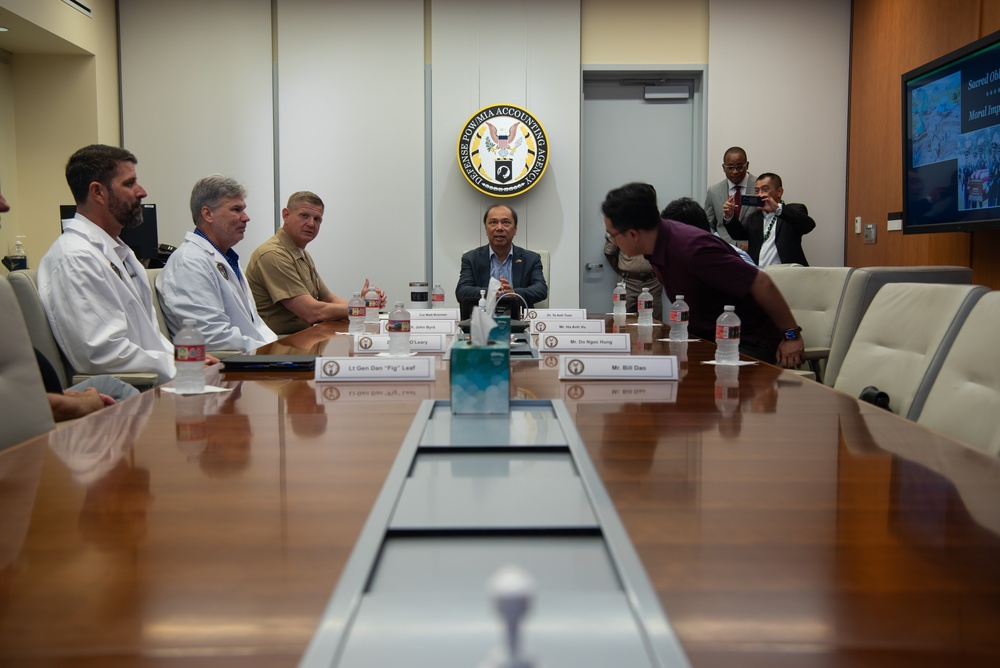 Vietnam Ambassador to the US Visits DPAA